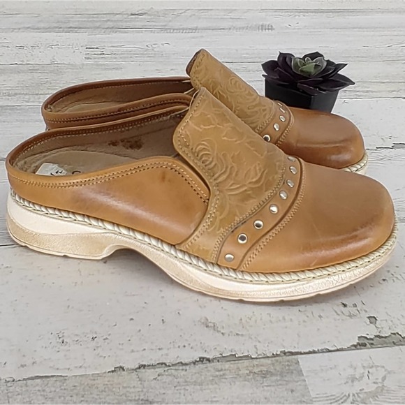 Cimarron Footwear Western Leather Light Brown Clogs/Mules Chunky Size 6 - Picture 1 of 6